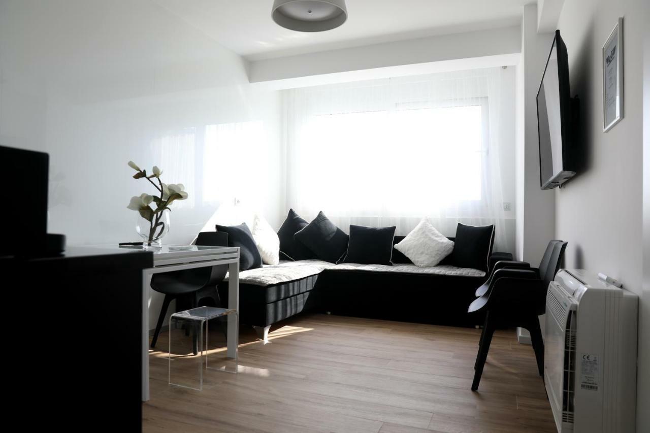 TiranaTOP Suites 3 1000 ft2  Buitenkant foto