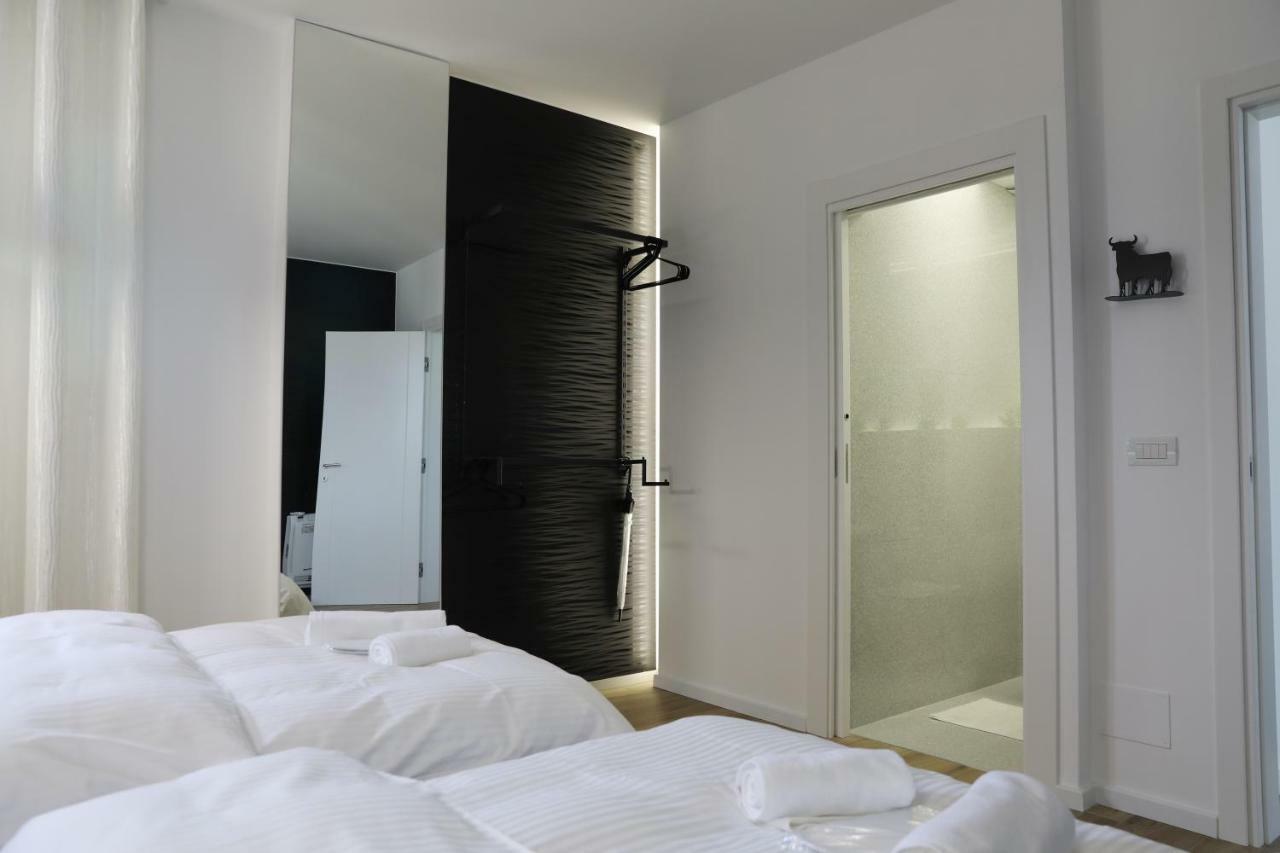 TiranaTOP Suites 3 1000 ft2  Buitenkant foto
